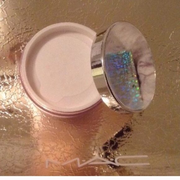 🔥 Brand New in Box MAC Patrick Starr Powder! 🔥 - Picture 3 of 5